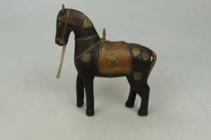 Vintage houten paardje met koperen beslag