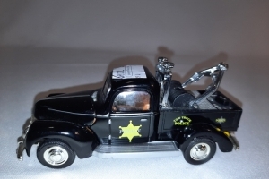 Zwarte Tow Truck Police miniatuur takelwagen