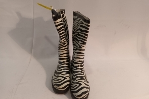 Wit/ zwart zebra gestreepte rubberen laarzen mt 38