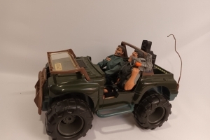 Hasbro Action Man Sahara Mission Jeep met 2 poppen bij zonder wapen op Jeep 4x4