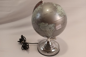 Kleinere zilverkleurige Wereldbol Lamp