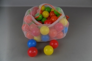 Zak met kleurrijke ballen